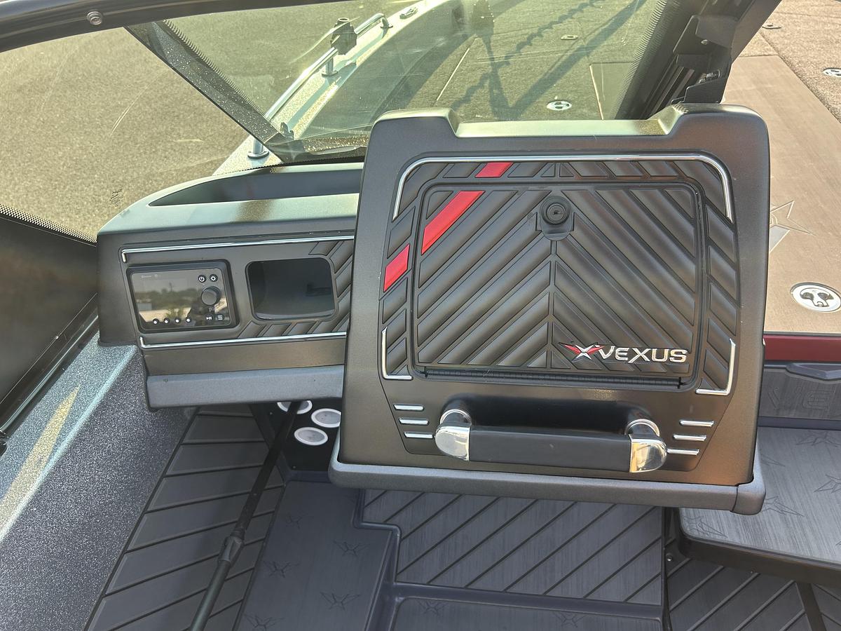Used 2022 Vexus DVX22