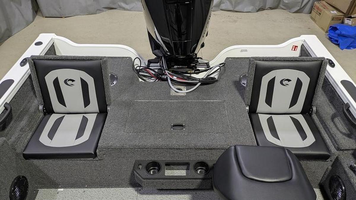 2026 Crestliner 1850 Fish Hawk