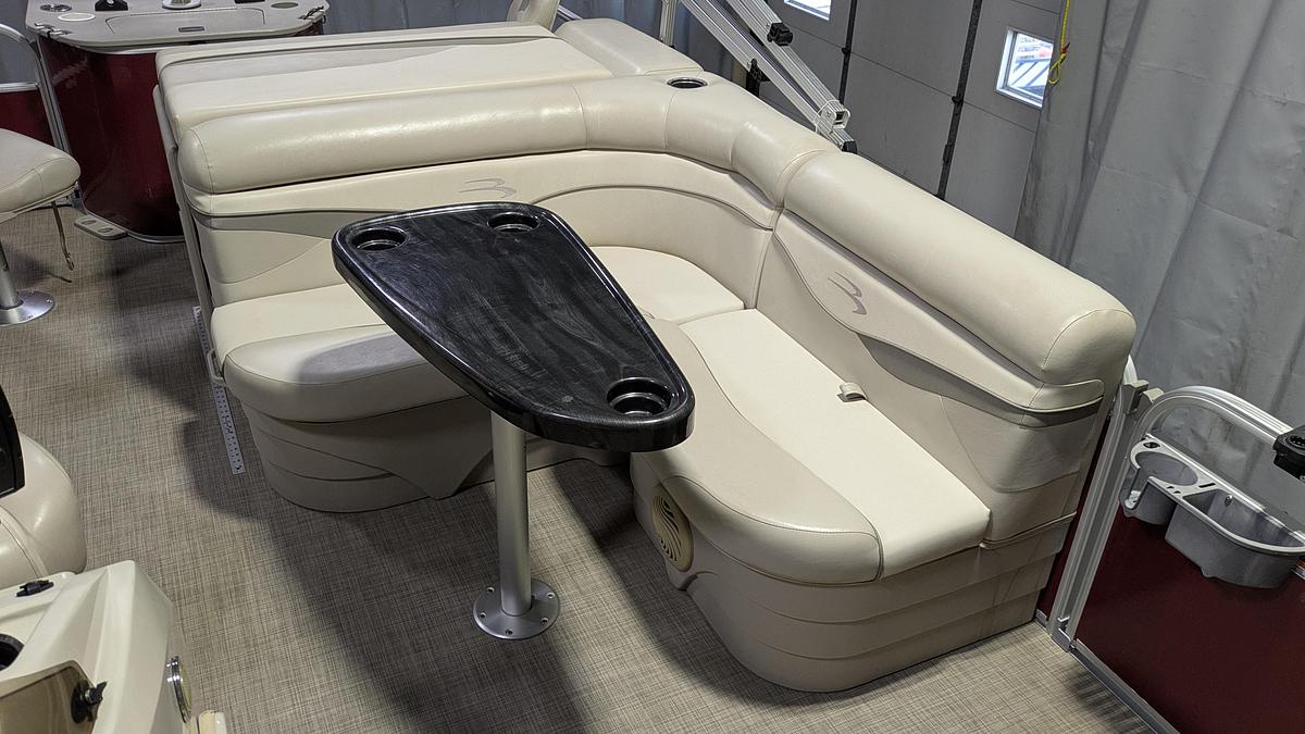Used 2016 BENNINGTON 22SX