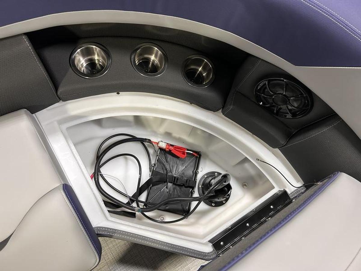 2025 South Bay S224RS Rear Seating 2.75