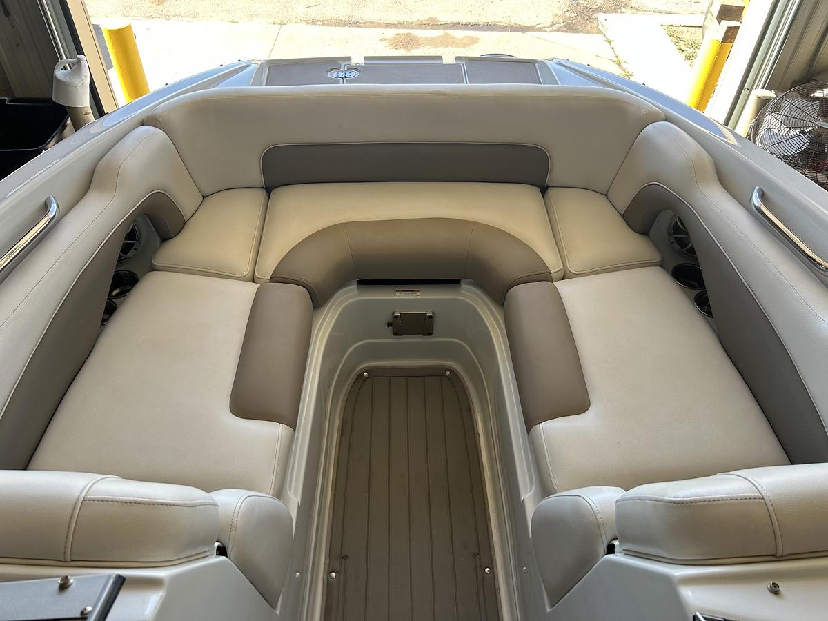Used 2016 Crownline E2