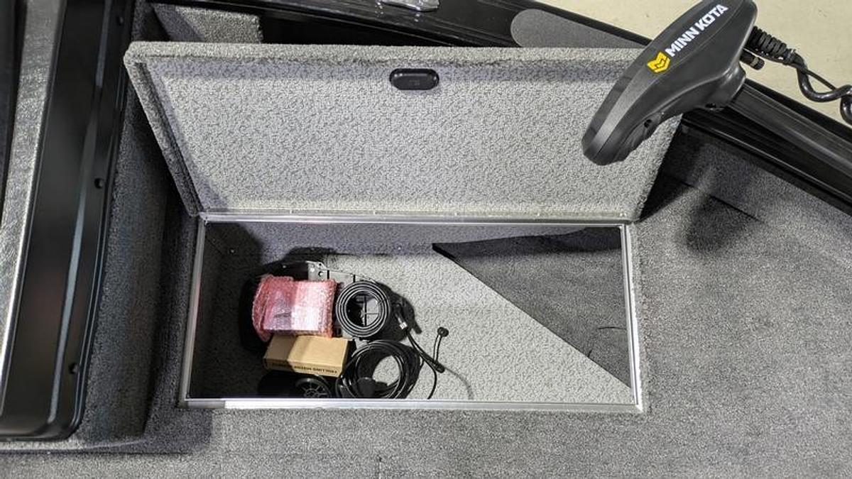 2026 Crestliner 1850 Fish Hawk