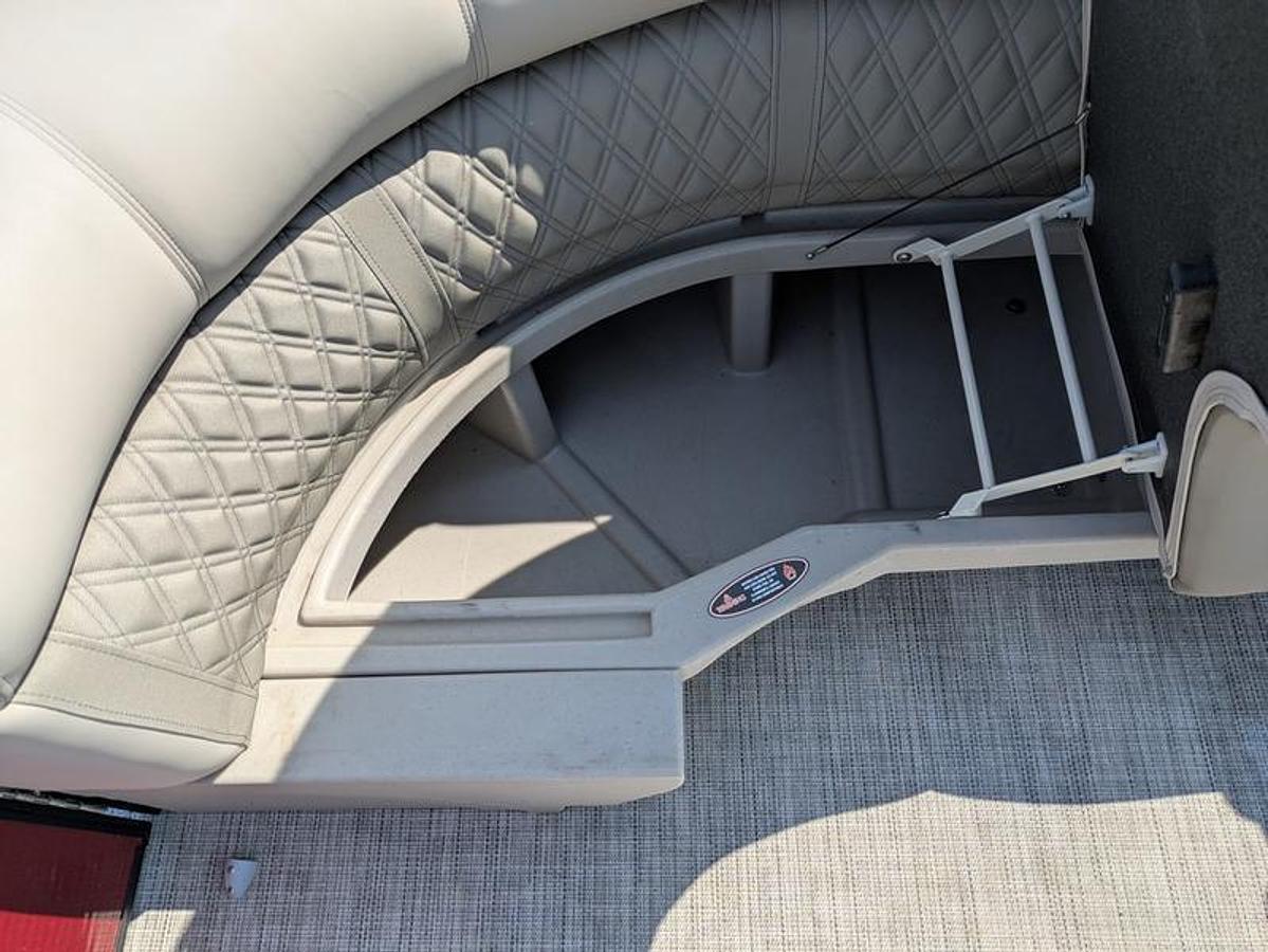 Used 2021 Harris Sunliner 230