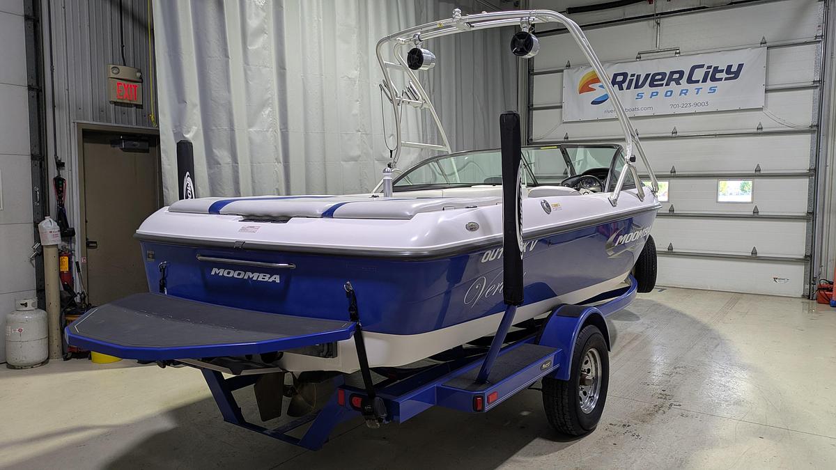Used 2010 Moomba Outback V