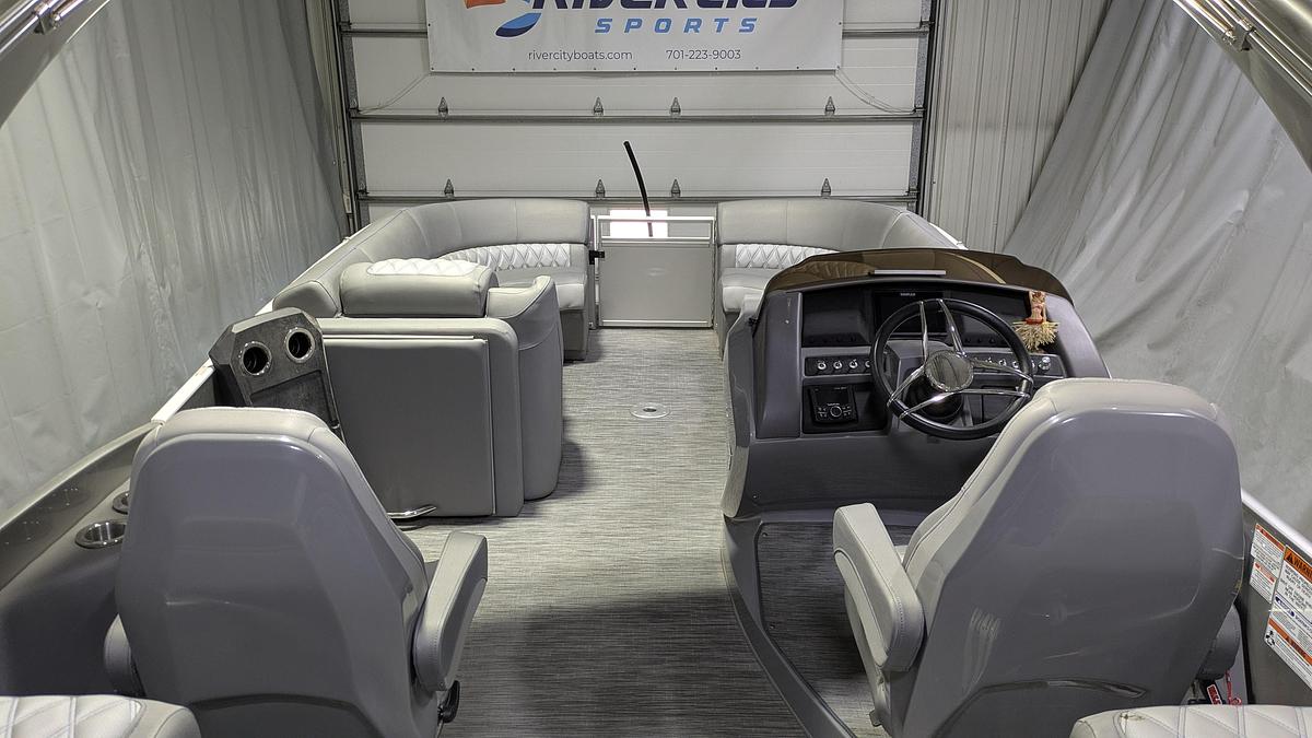 Used 2022 BENNINGTON 23RX Sport