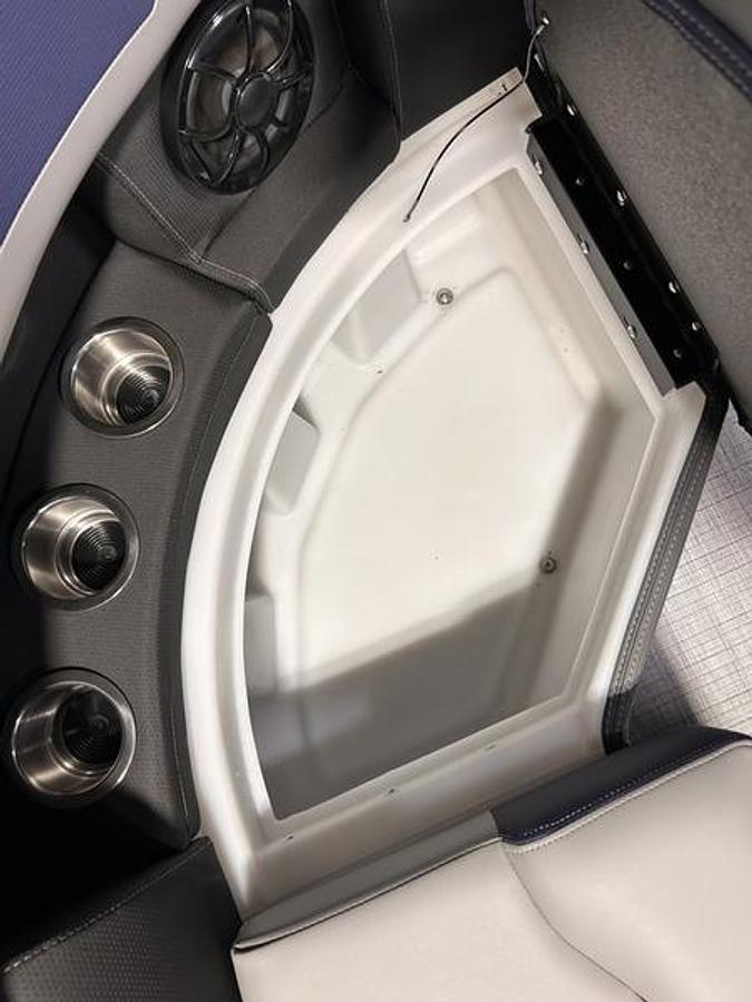 2025 South Bay S224RS Rear Seating 2.75