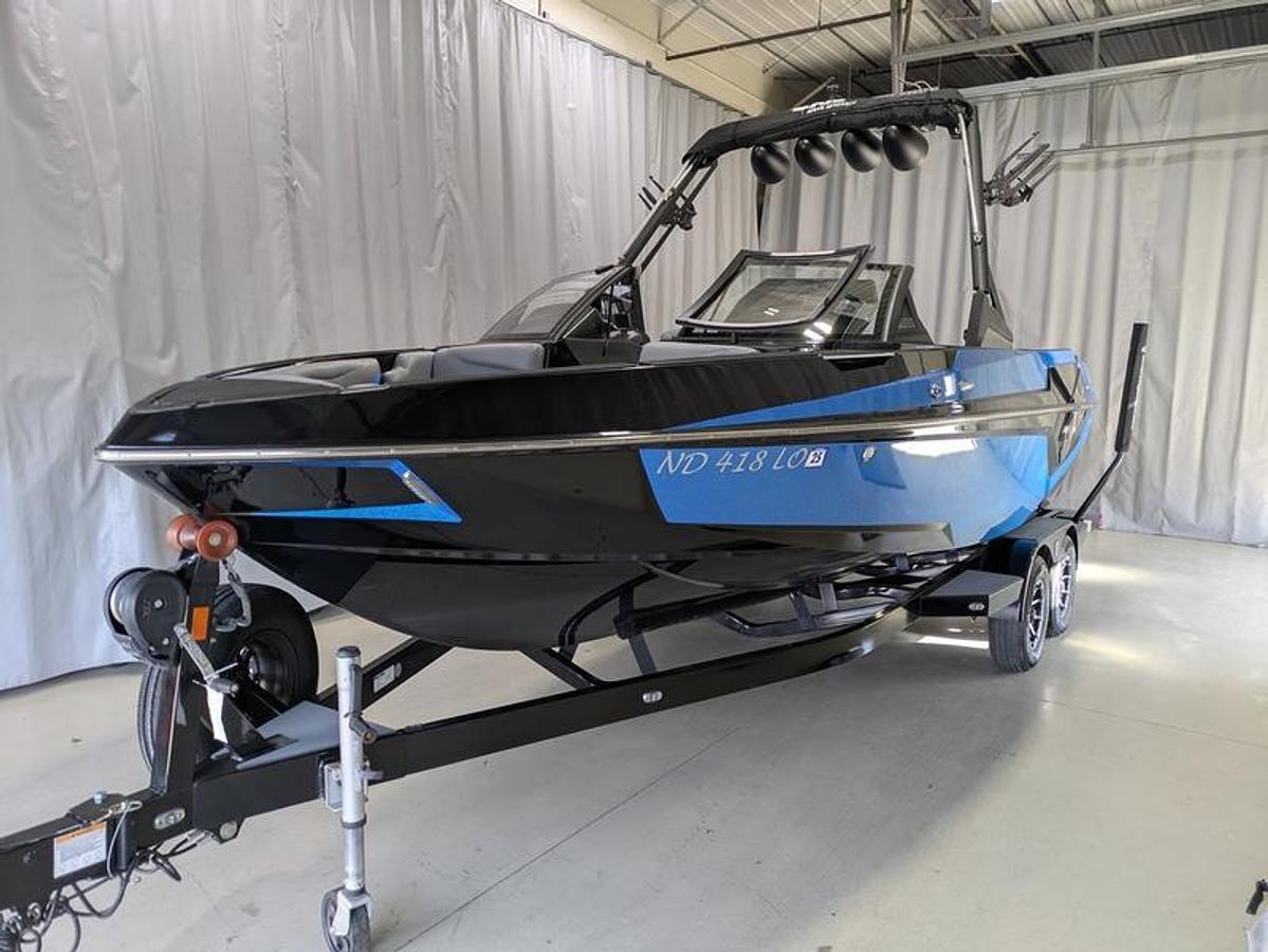 Used 2021 Axis Wake Research T23