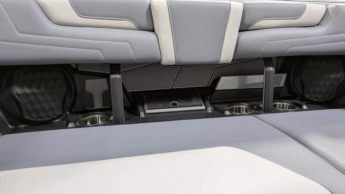 2026 Malibu Boats 25 LSV