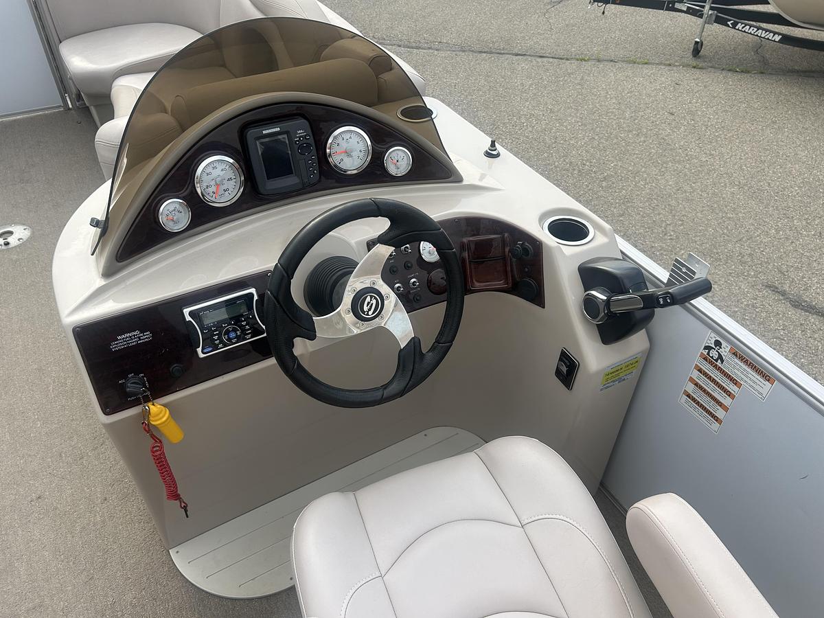 Used 2013 Sylvan Mirage 8522 LZ