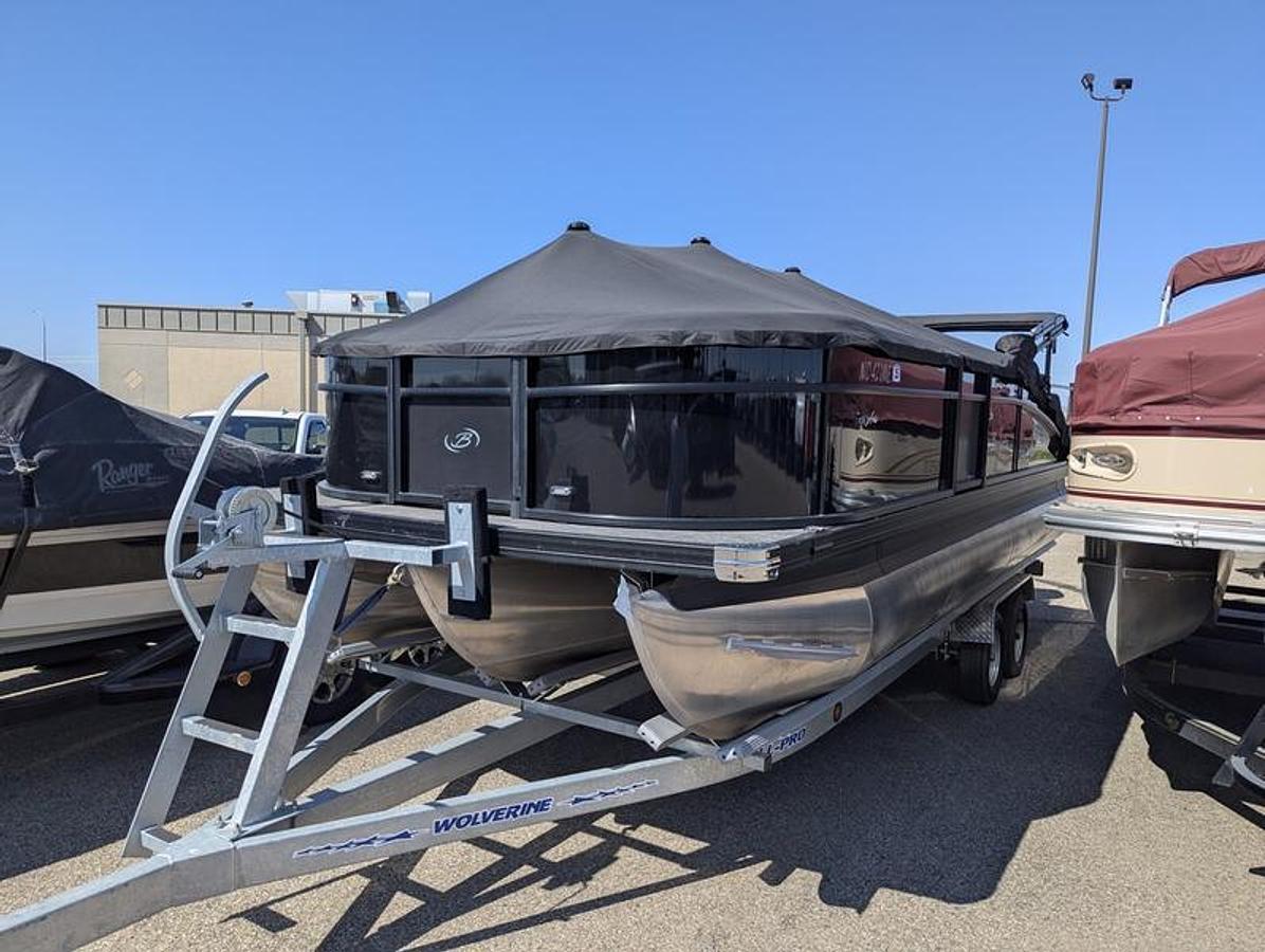 Used 2024 Barletta Boats Aria A22UC