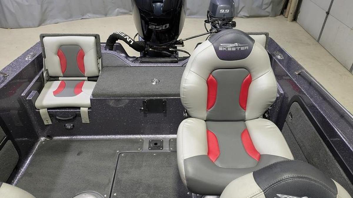 Used 2017 Skeeter WX2060