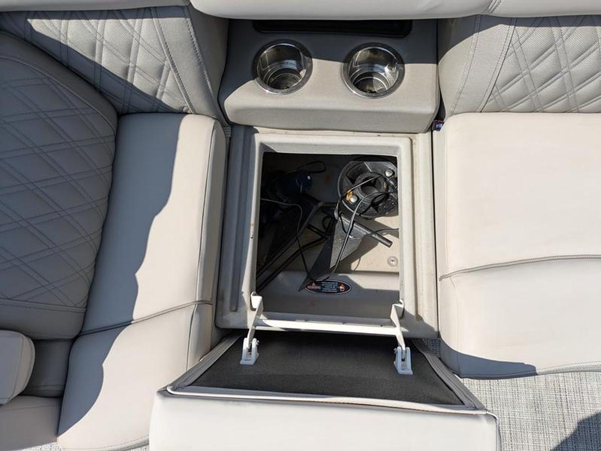 Used 2021 Harris Sunliner 230