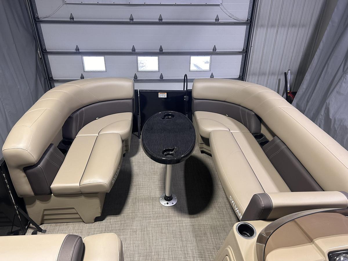 2026 Sylvan 822 Party Fish