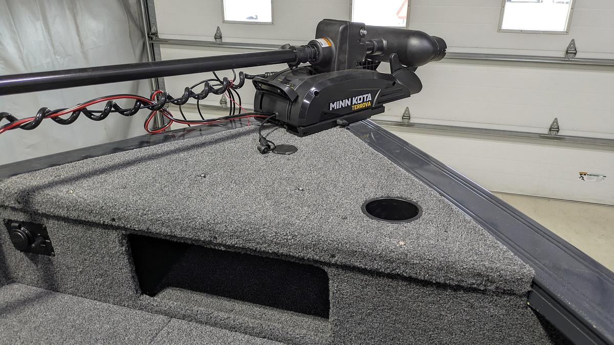 2026 Crestliner 1850 Fish Hawk Raptor Package