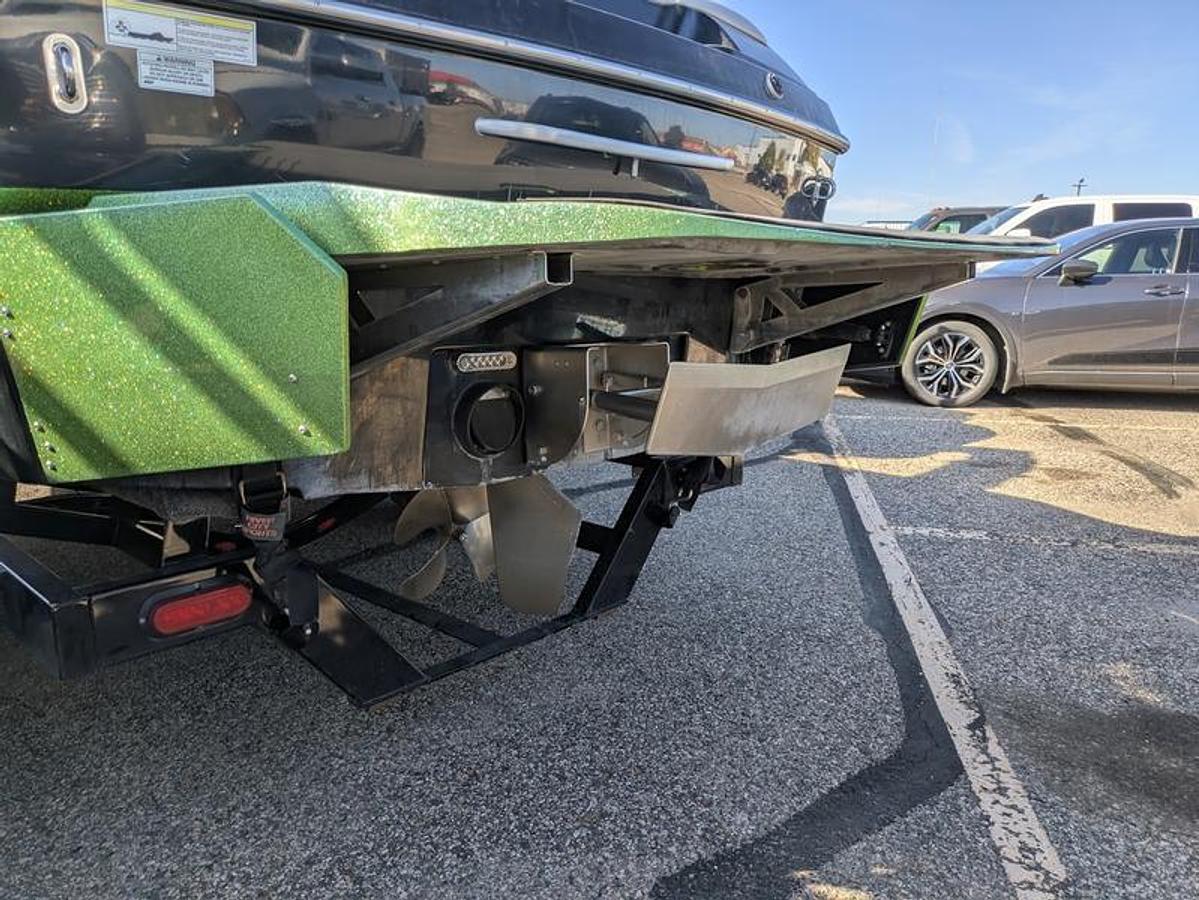 Used 2015 Axis Wake Research T23