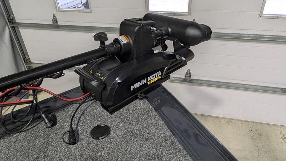 2026 Crestliner 1850 Fish Hawk