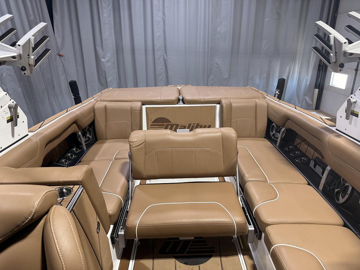 Used 2020 Malibu Boats 25 LSV