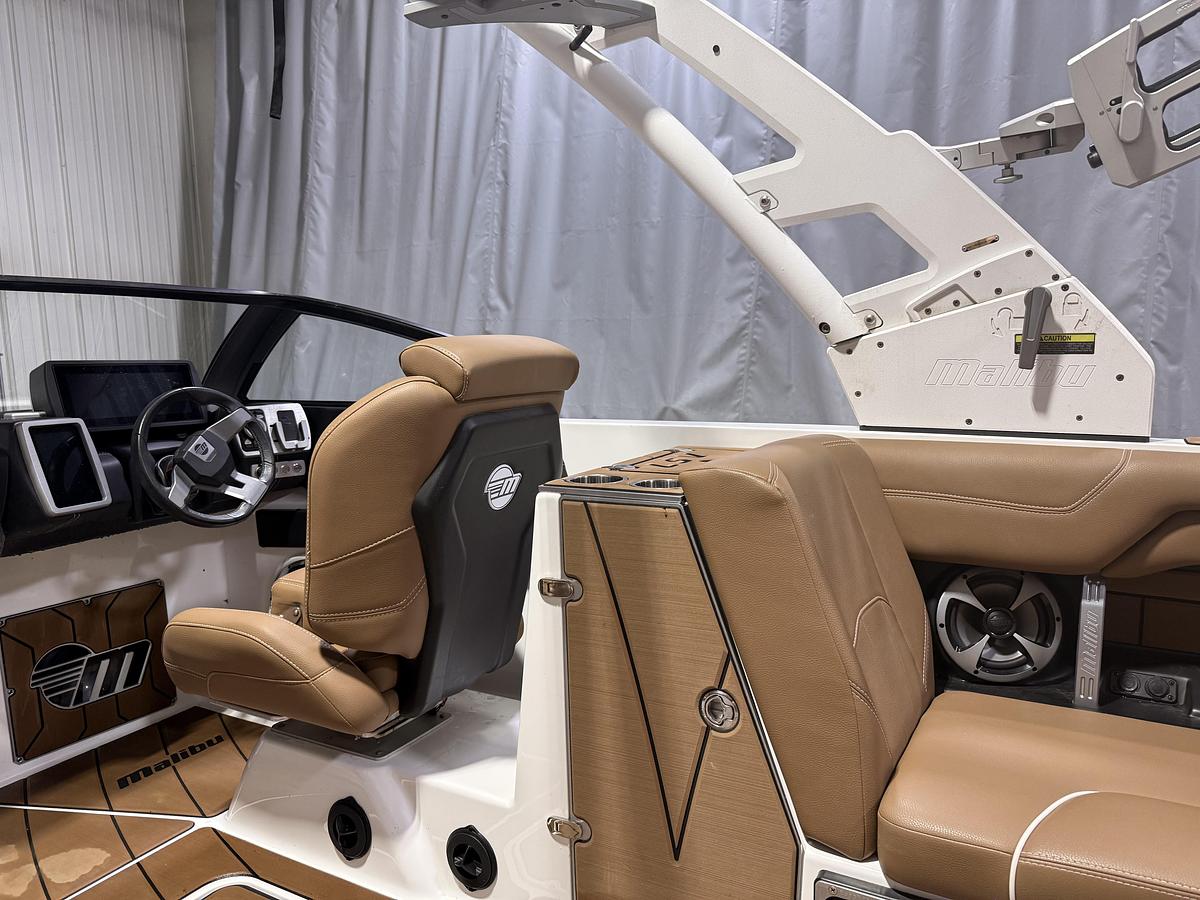 Used 2020 Malibu Boats 25 LSV
