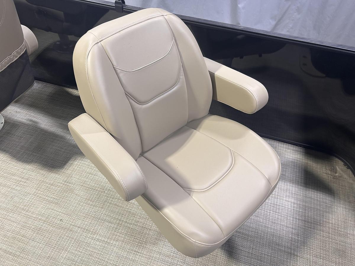 2026 Sylvan 822 Party Fish