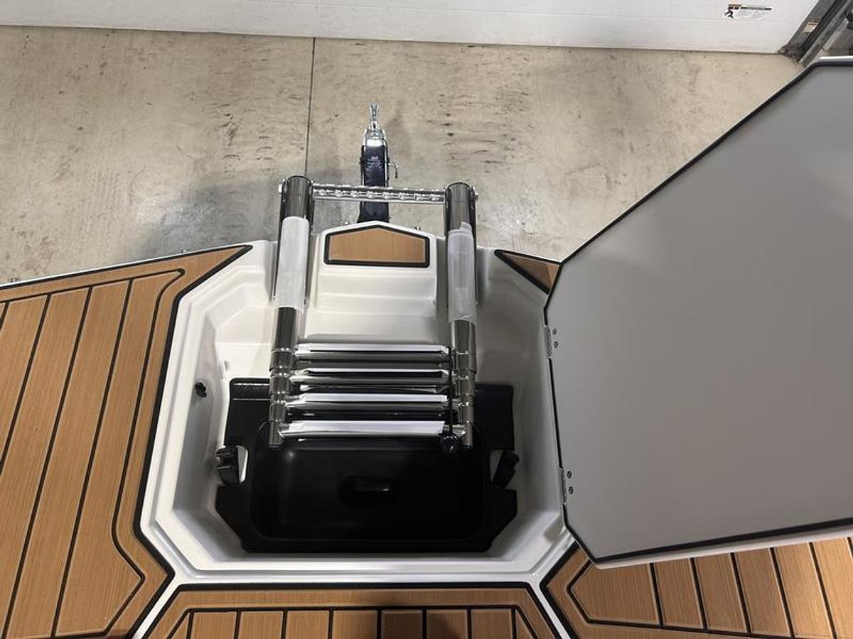 2025 Starcraft Marine SVX 190 OB DC *AFTER ALL INCENTIVES*