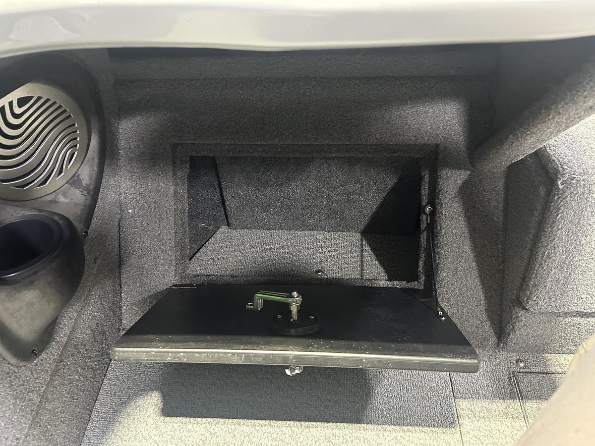 Used 2017 TRACKER Targa V20