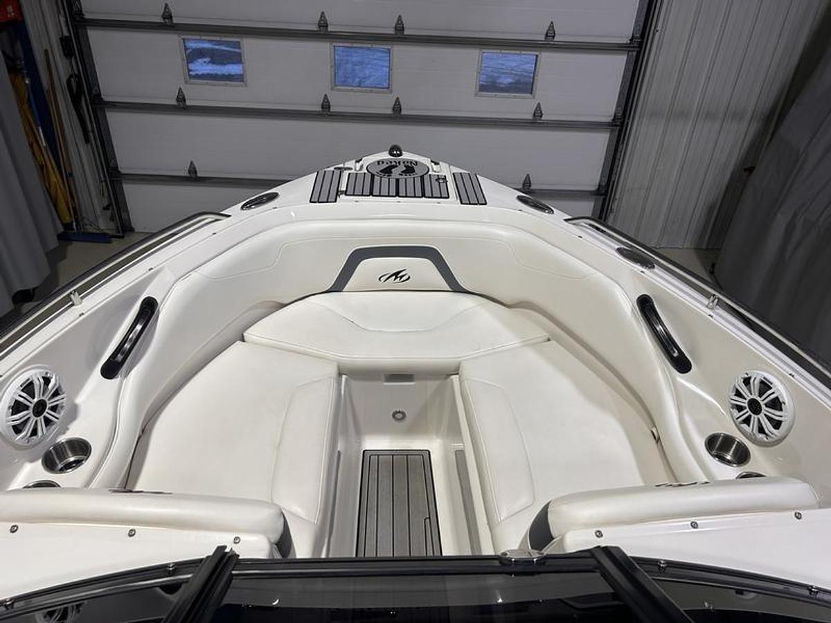 Used 2012 Monterey 224 FSX