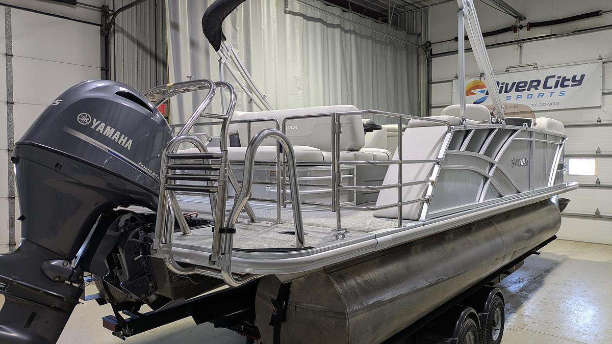 Used 2022 Sylvan Mirage 8522 CLZ