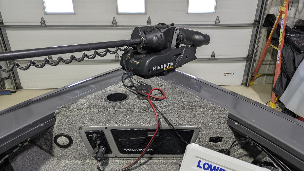 Used 2014 TRACKER Targa V18