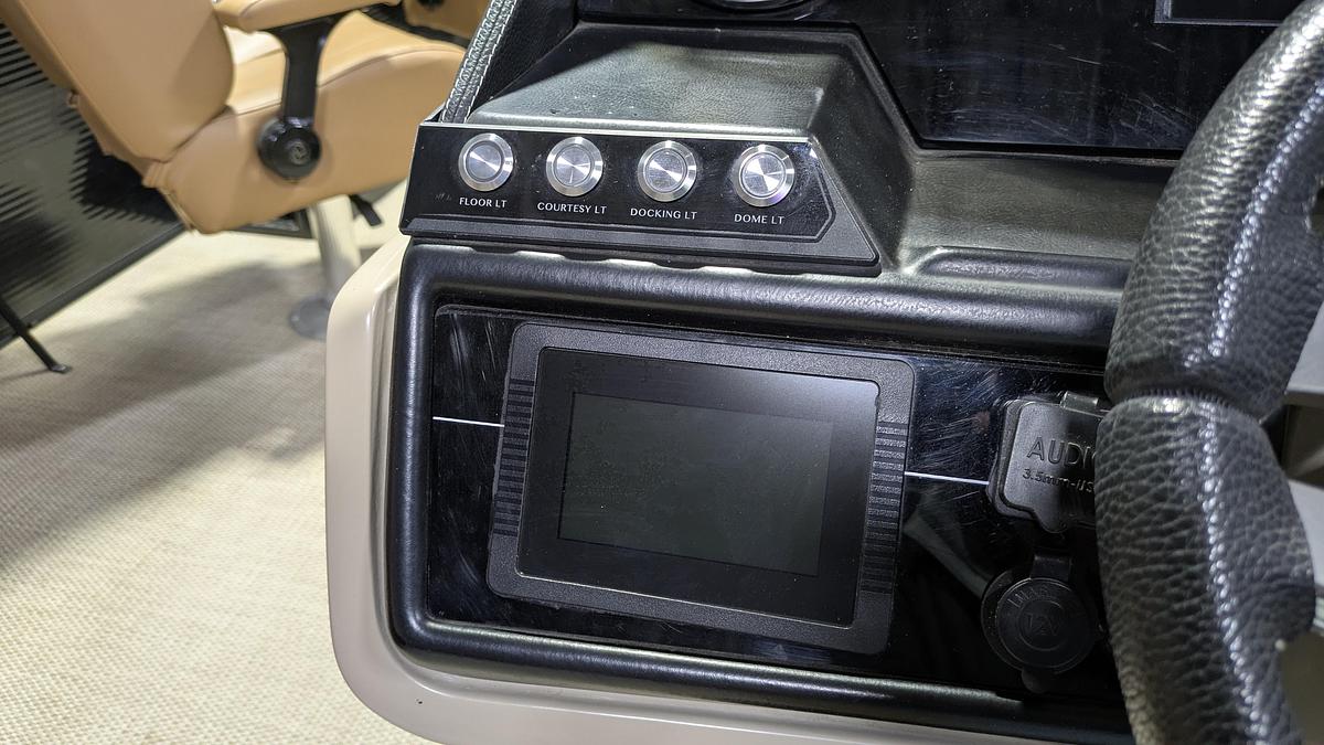 Used 2019 Godfrey Sanpan 2500