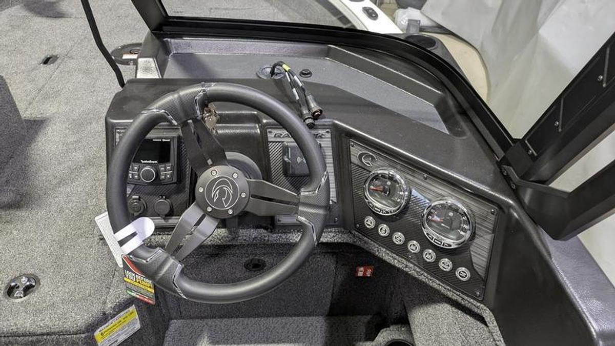 2026 Crestliner 1850 Fish Hawk