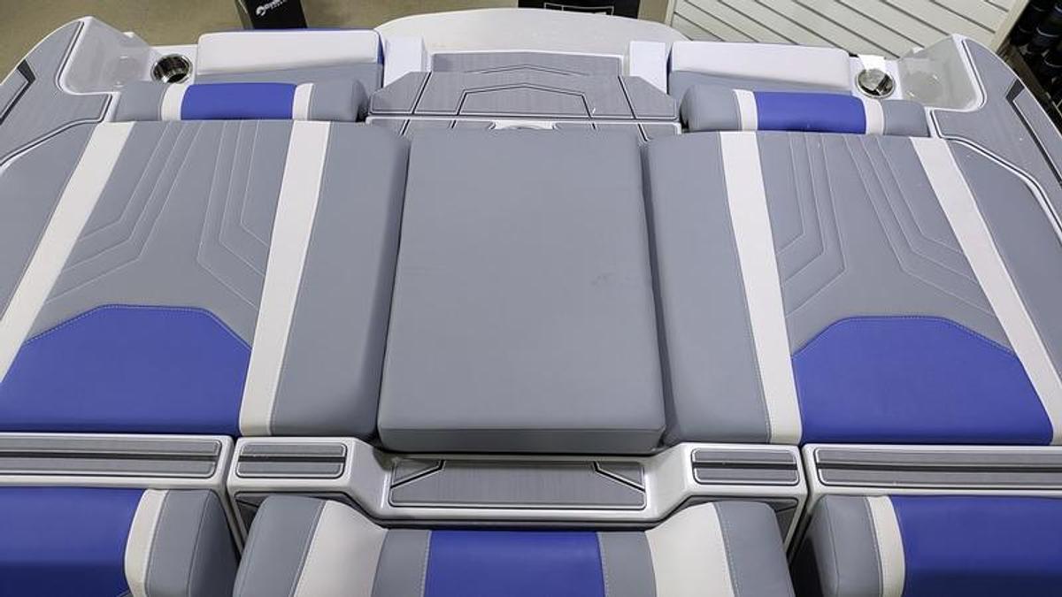 2026 Malibu Boats 25 LSV