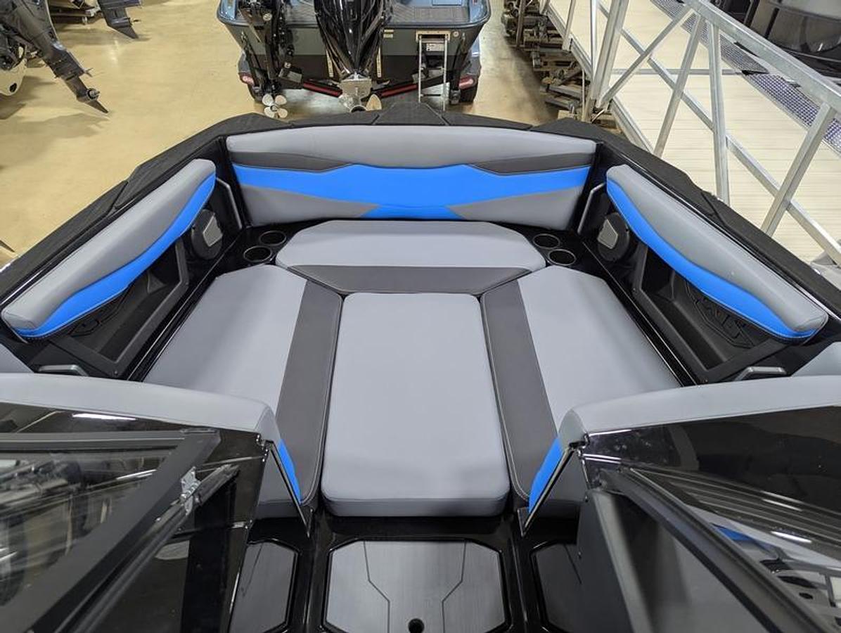 2025 Axis Wake Research A245