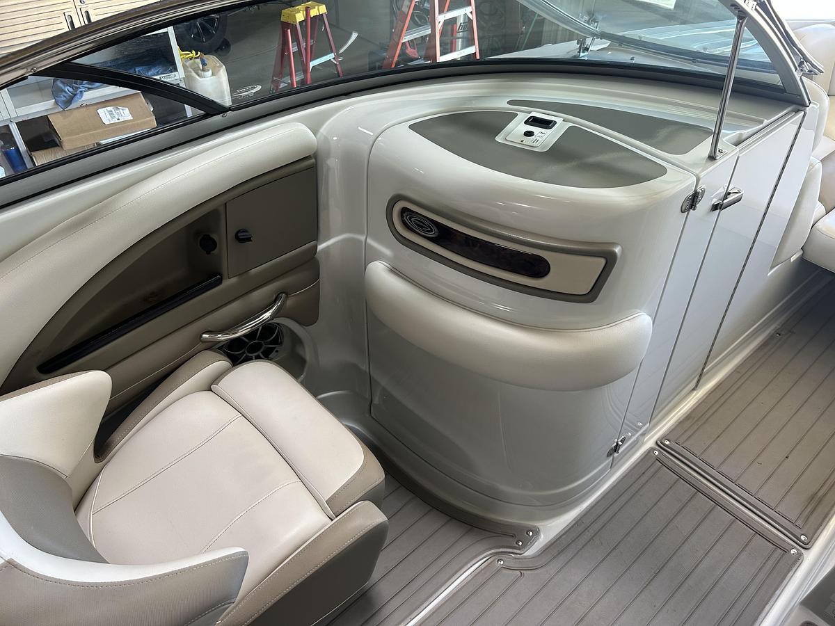 Used 2016 Crownline E2