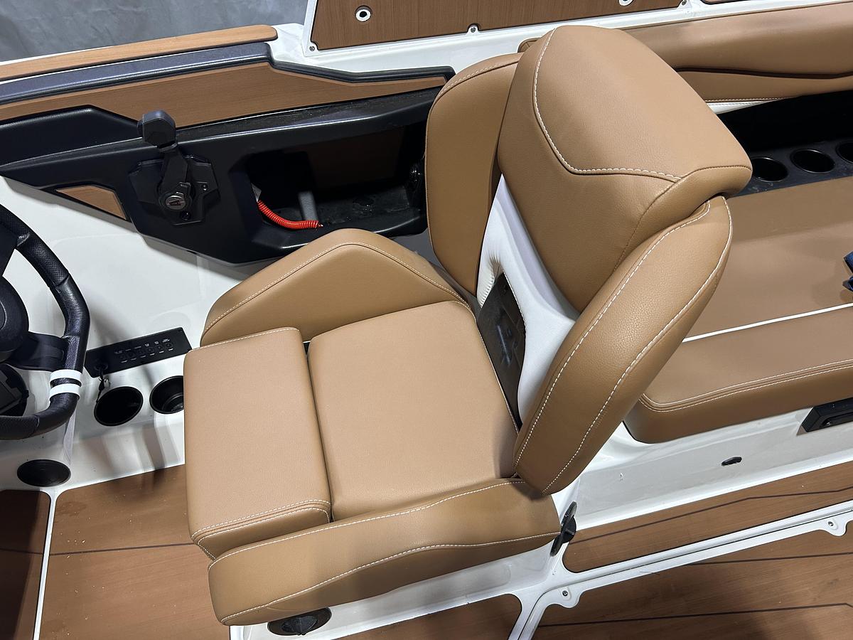 2025 Axis Wake Research A225