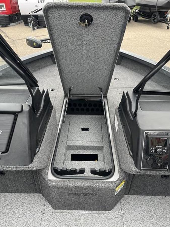 2025 Crestliner 2050 Fish Hawk