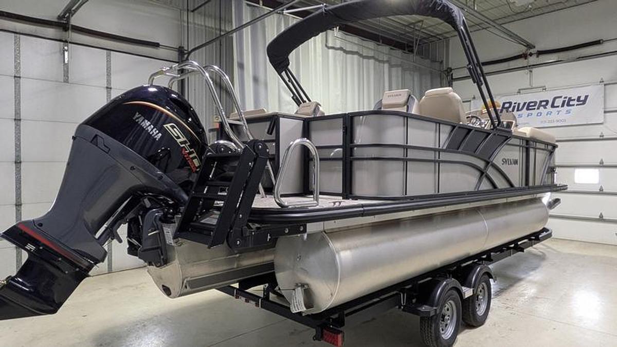 2026 Sylvan X3 Party Fish Platinum Package