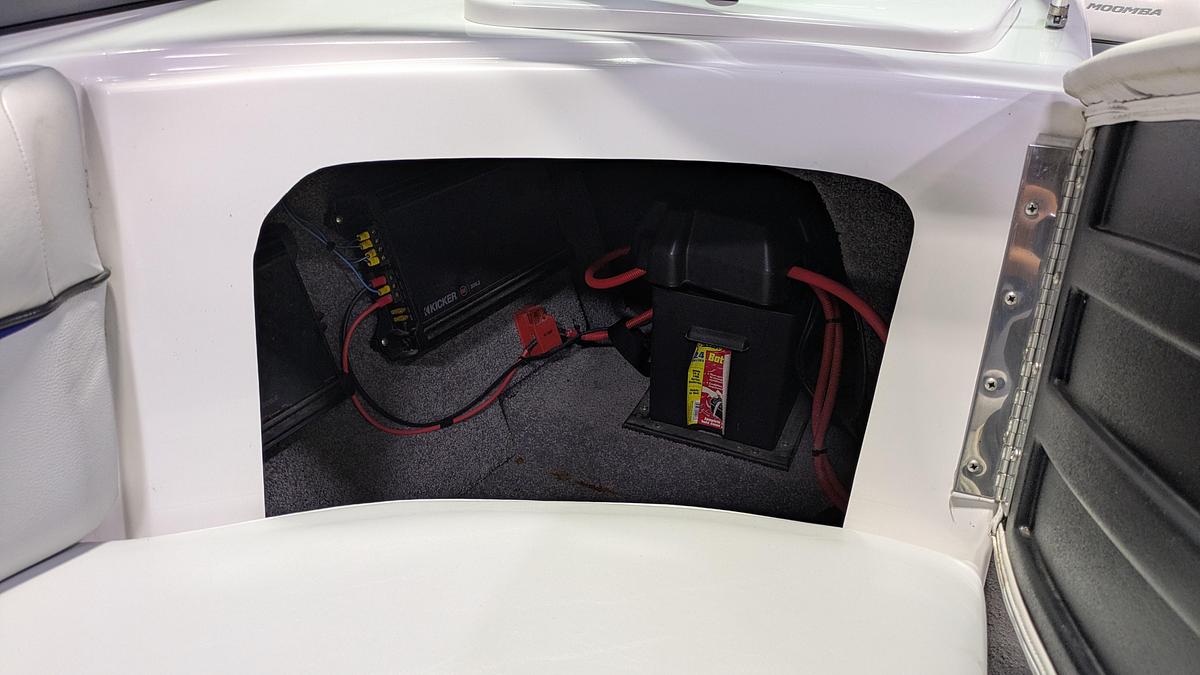 Used 2010 Moomba Outback V