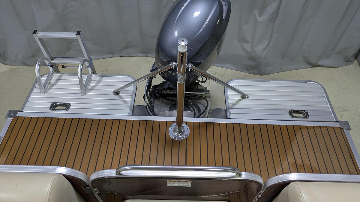 Used 2013 Starcraft Marine 256 Majestic