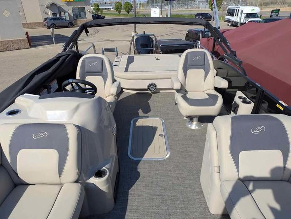 Used 2024 Barletta Boats Aria A22UC
