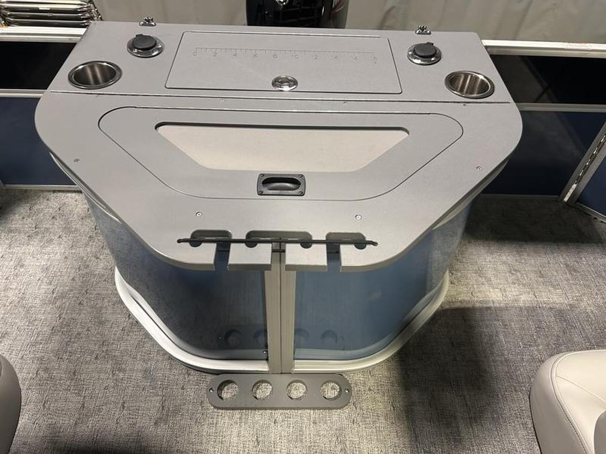 2025 South Bay 224FCR LE Fish & Cruise 2.75