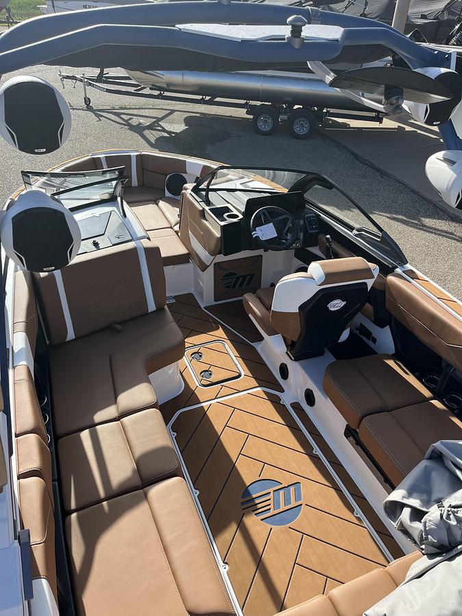 2026 Malibu Boats 23 LSV