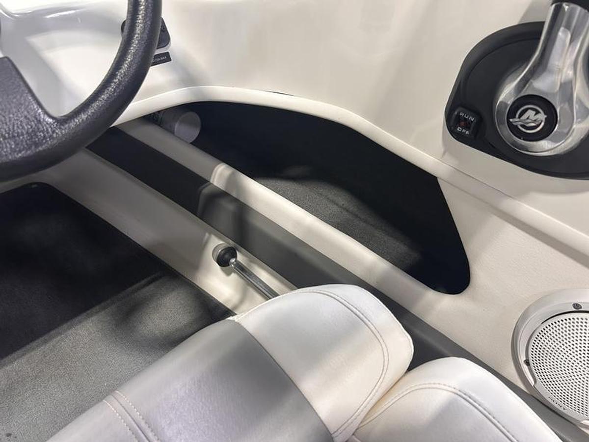 Used 2011 Sea Ray 205 Sport