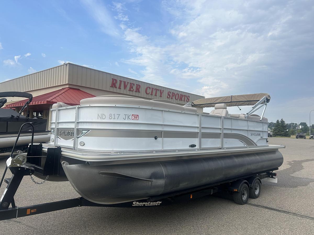 Used 2013 Sylvan Mirage 8522 LZ