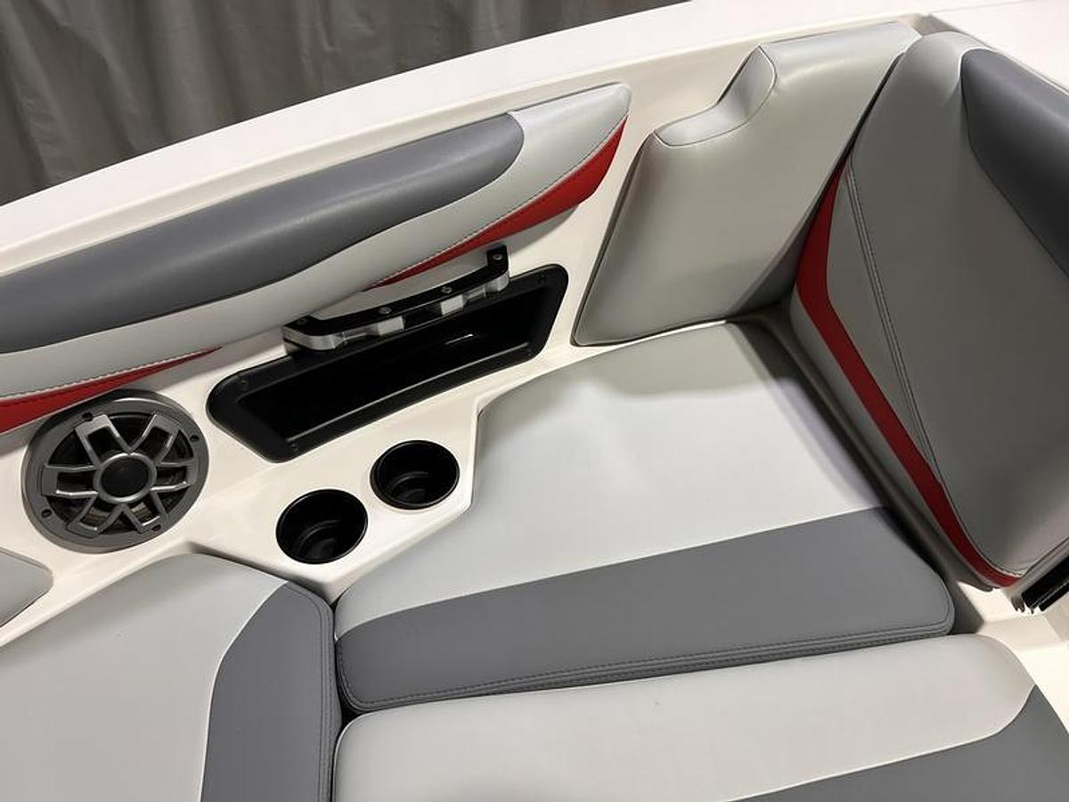 Used 2020 Axis Wake Research T22