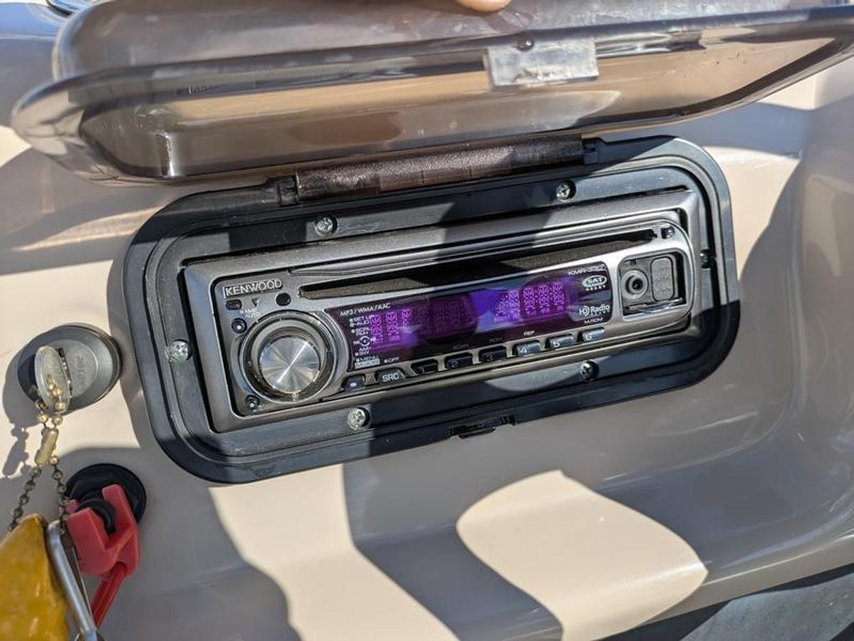 Used 2011 Smoker Craft Oasis 820 Cruise