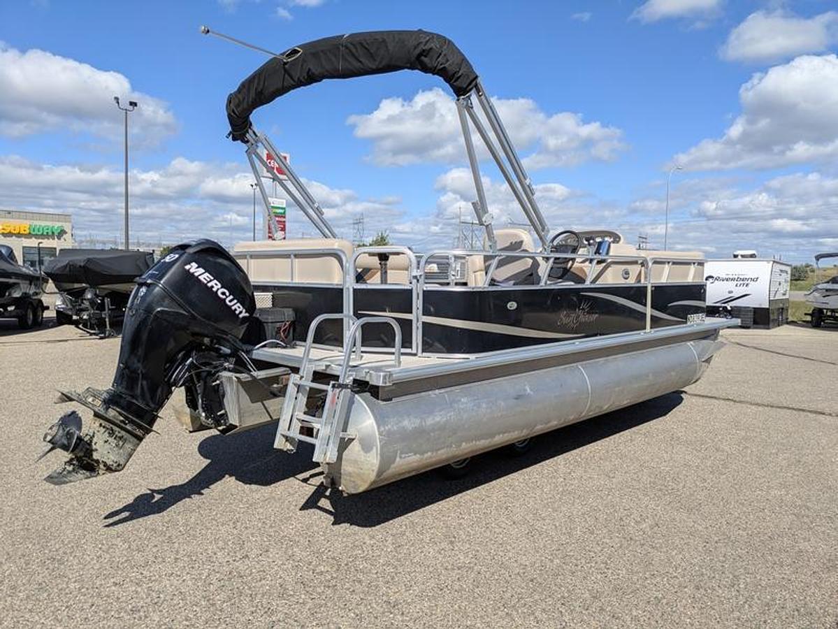 Used 2011 Smoker Craft Oasis 820 Cruise