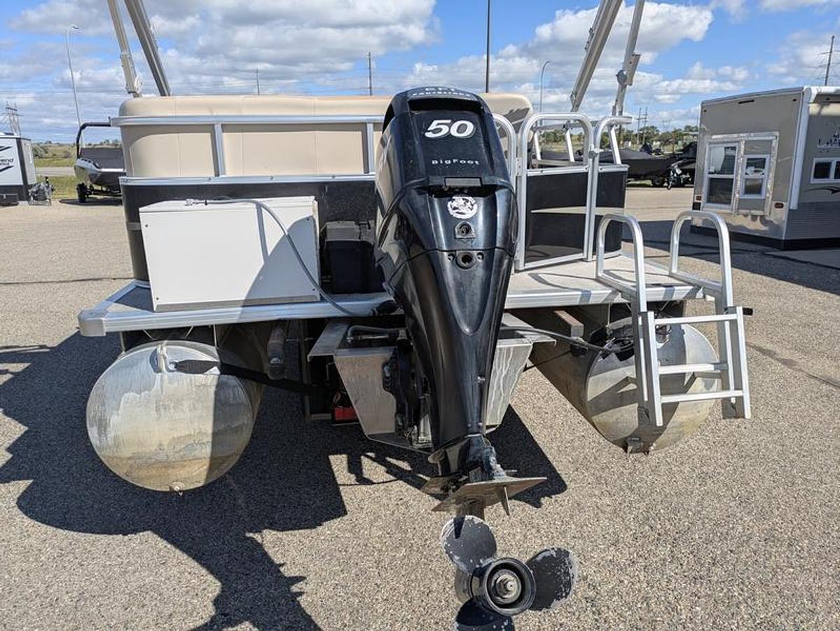 Used 2011 Smoker Craft Oasis 820 Cruise