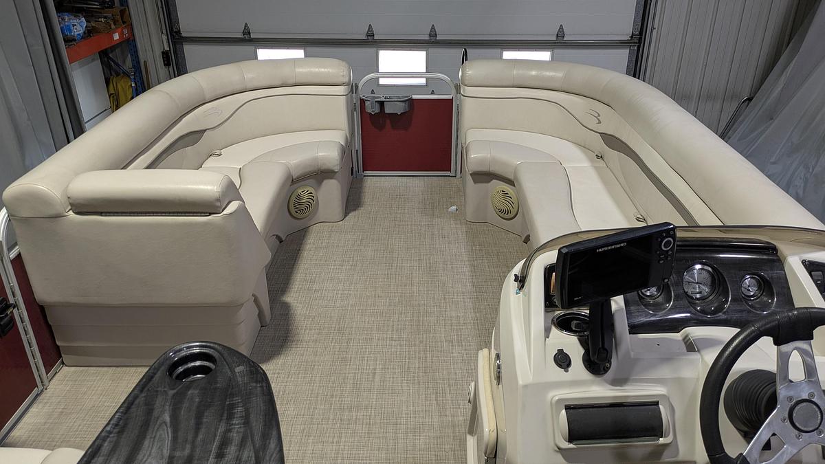 Used 2016 BENNINGTON 22SX