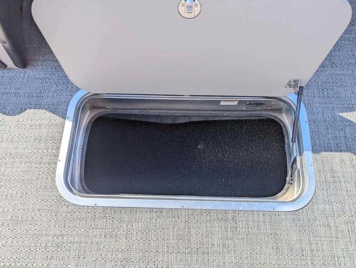 Used 2024 Barletta Boats Aria A22UC