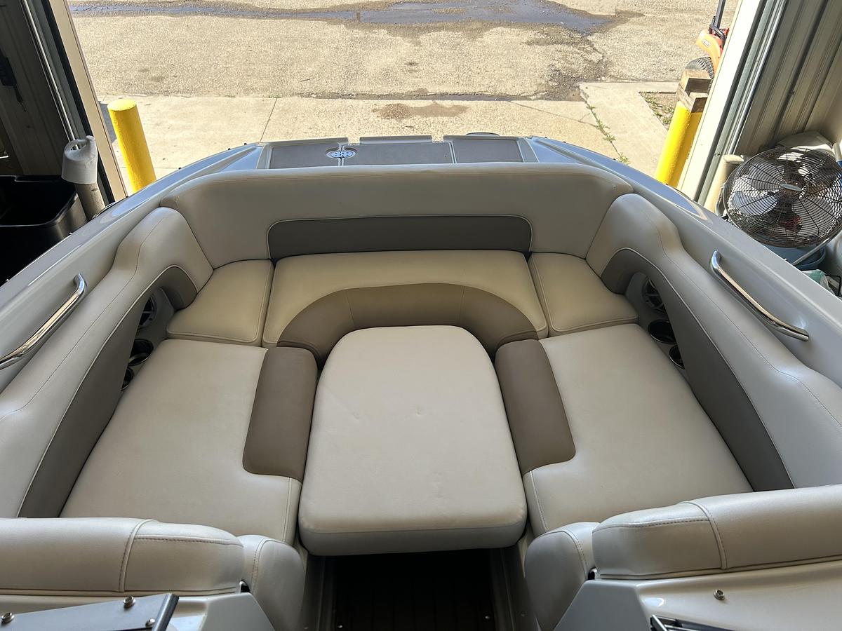 Used 2016 Crownline E2